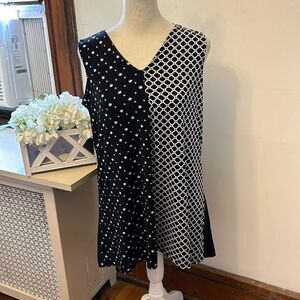 Nina Leonard black white patterned sleeveless blouse Size S EUC